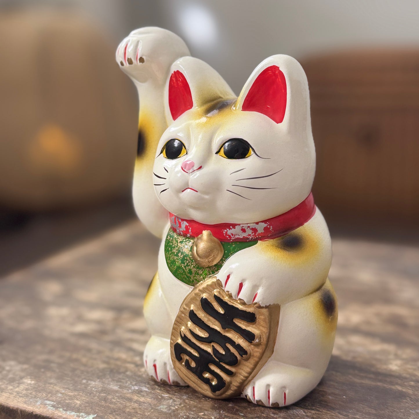 三色右手招財貓