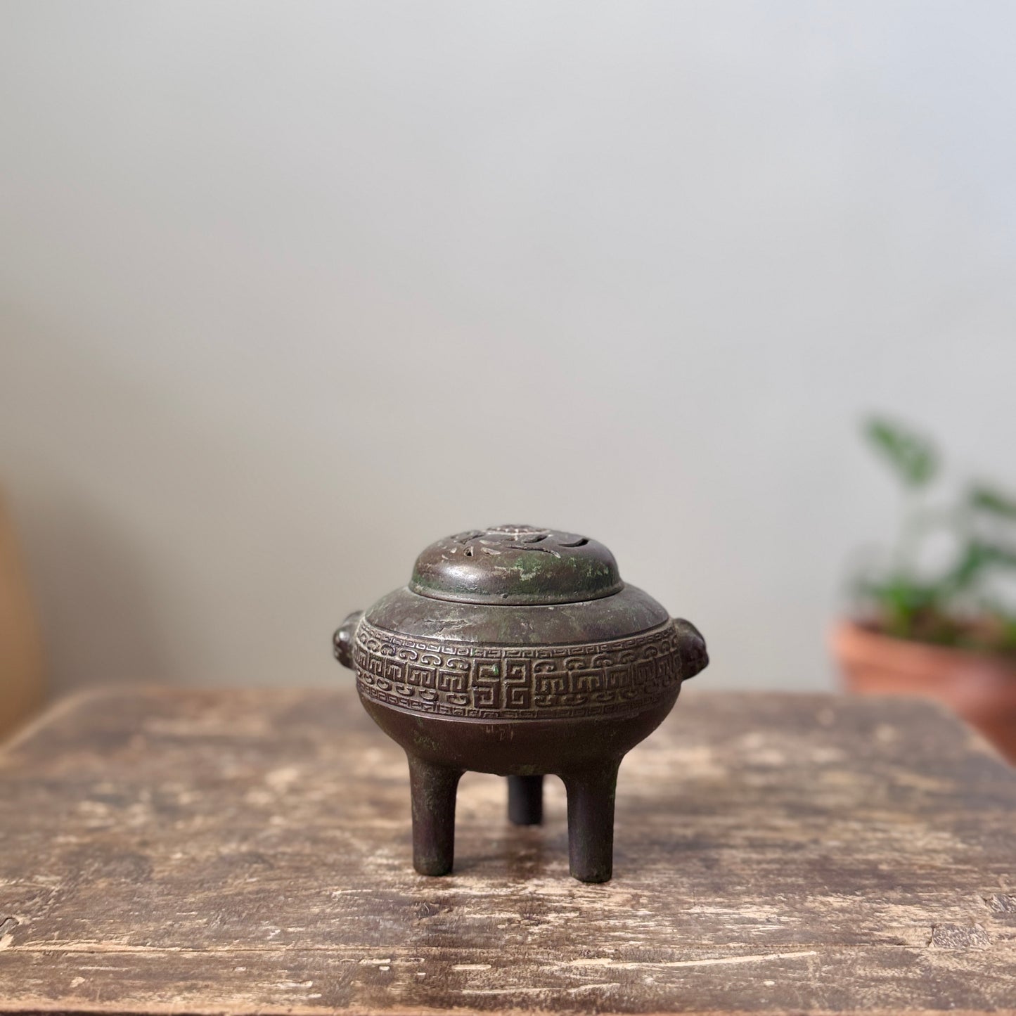 三足銅鼎香爐
